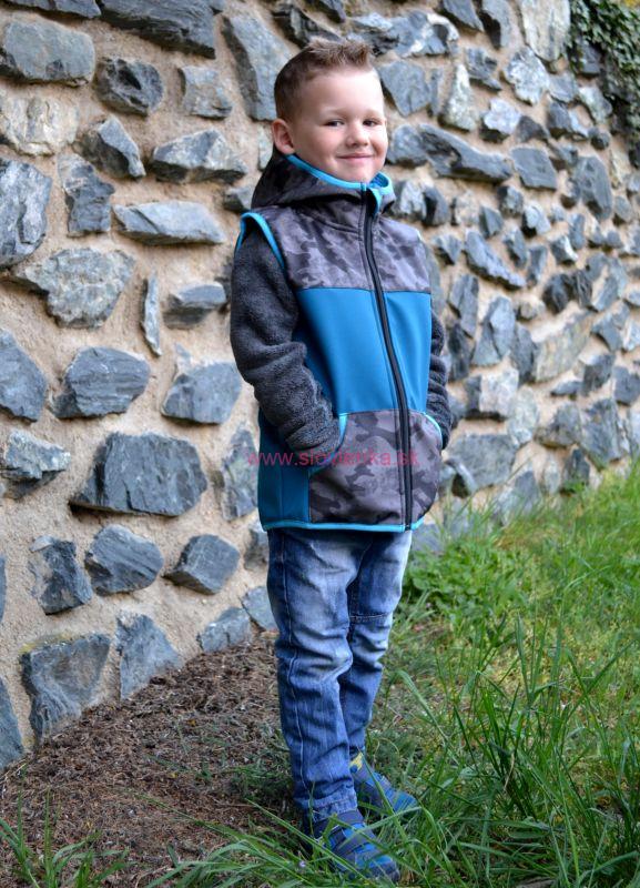 Detská vesta softshellová s kapucňou tyrkys/maskáč