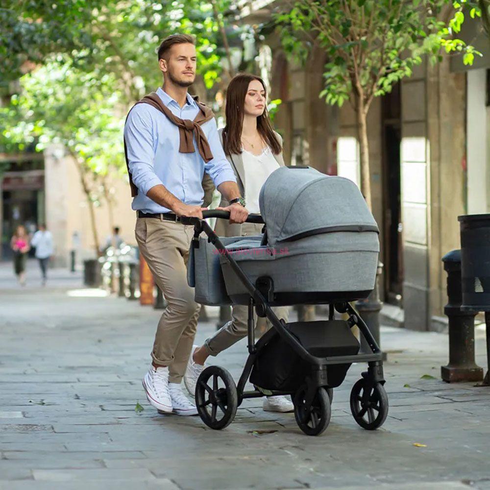 ROAN Bloom + Cybex Aton 5 black dots 3v1